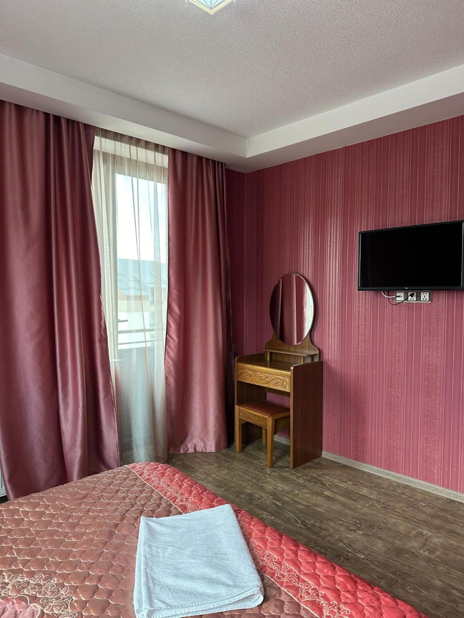 Hotel In バクリアニ エクステリア 写真