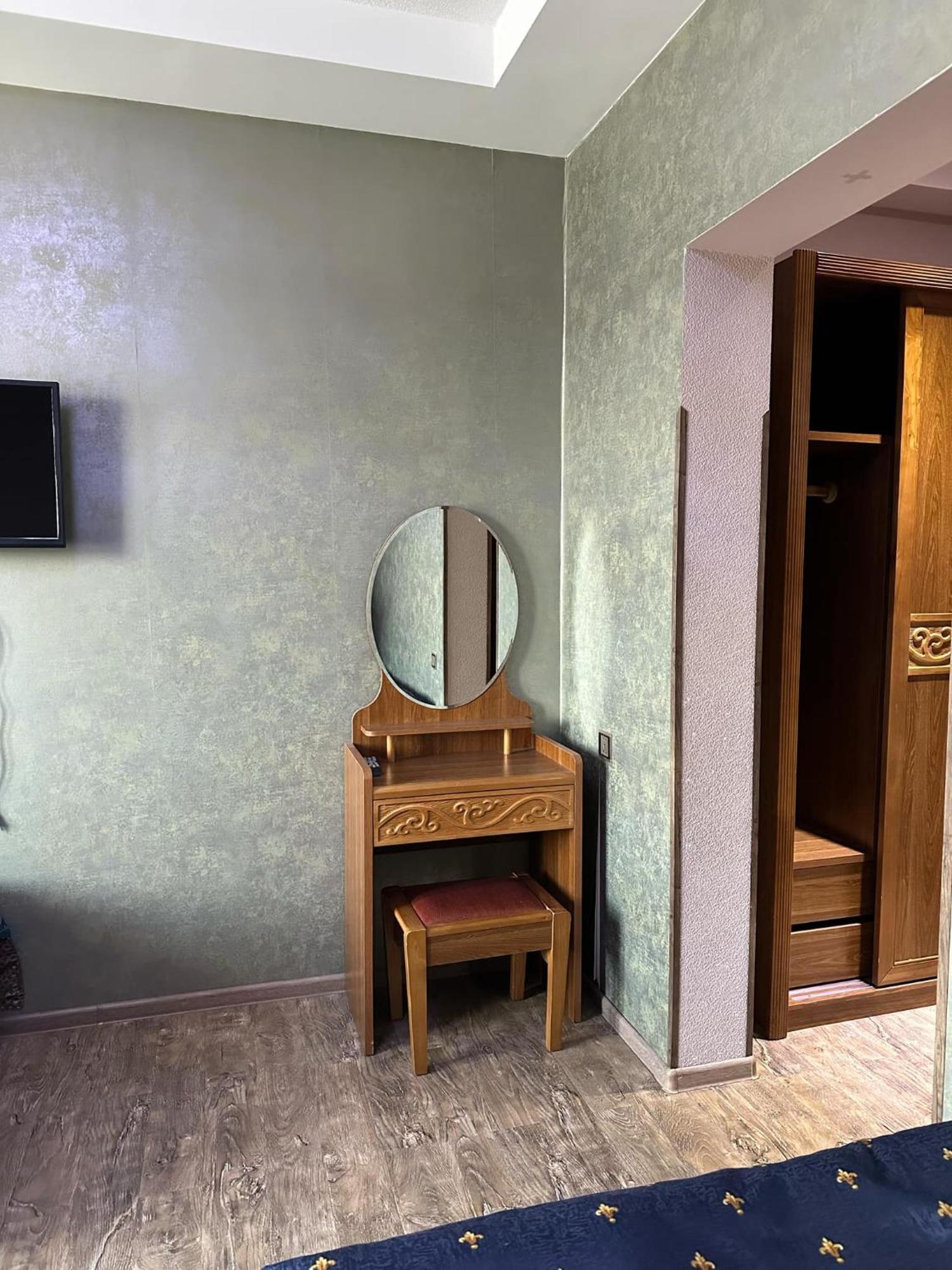 Hotel In バクリアニ エクステリア 写真
